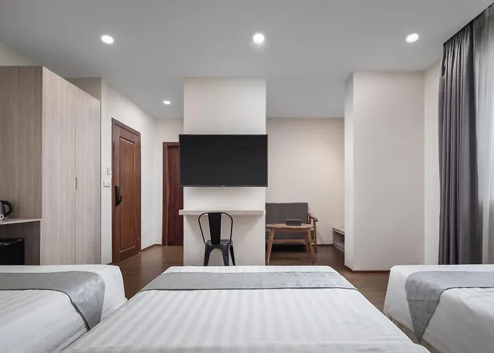 Joli Hotel