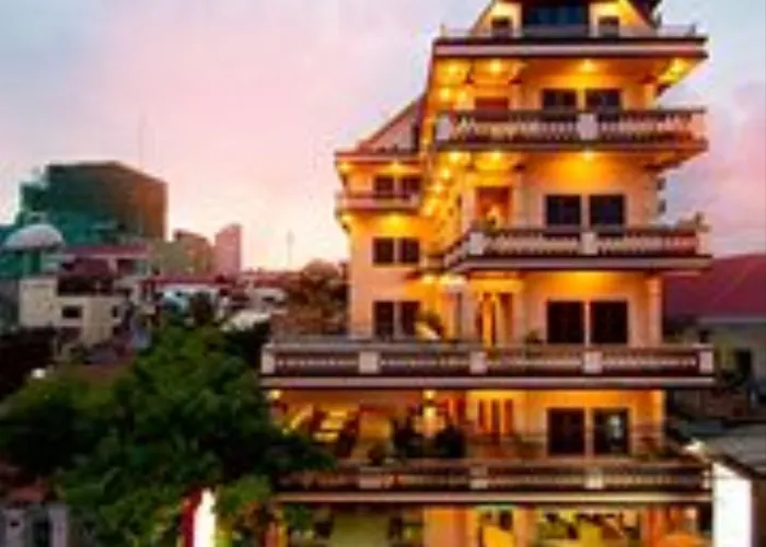 G Eleven Hotel